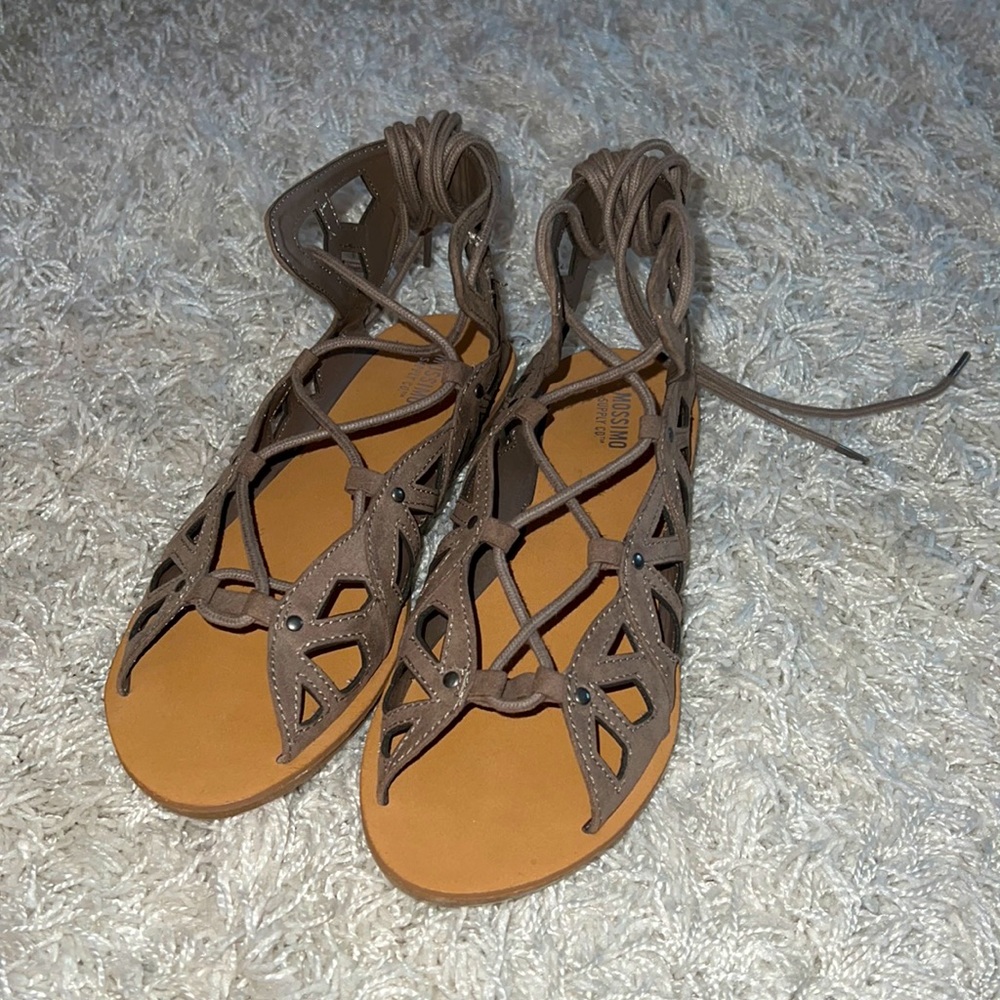 These grey Mossimo sandals are a size 6.5